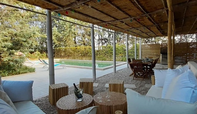 Magnifique coin de mas avec piscine privative