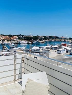 Maison Carro Les Ragues Appartements climatisés sur le spot de Windsurf et le Port de Carro
