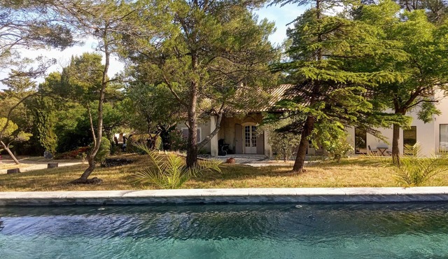 Maison de Charme Dans le Parc Naturel des Alpilles 2 à 6 Personnes