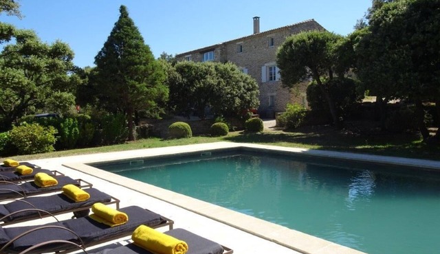 Maison de Caractère in the golden triangle of the Luberon, swimming pool and air conditioning.