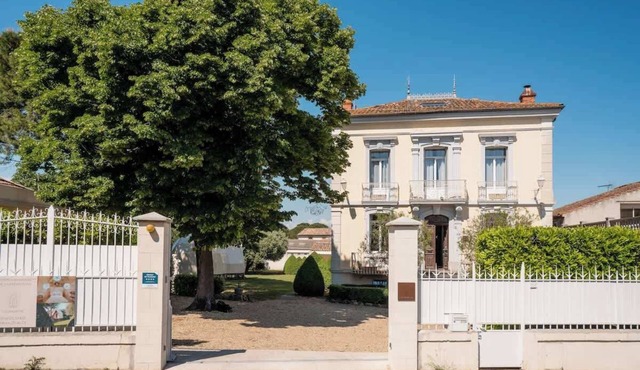 Maison de Maitre Pool Garden coeur Cristal