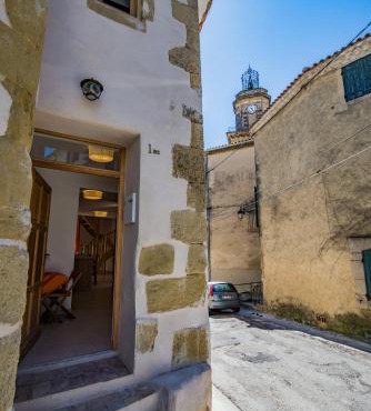 Maison Eyguières centre ville l 5 pers l Alpilles