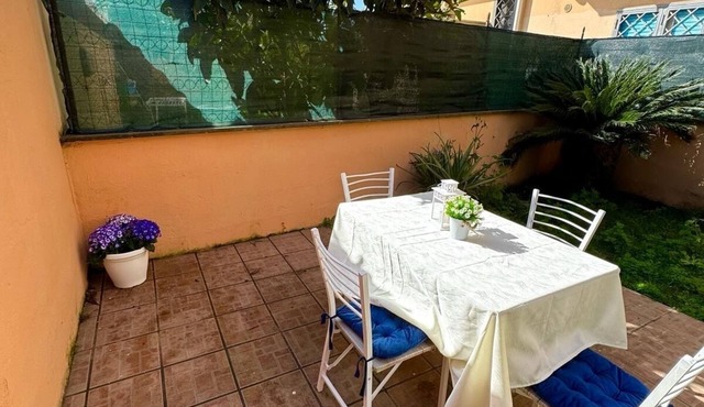 Mareporto House-Free Wifi- 7 minutes from Airport of Fiumicino Rome