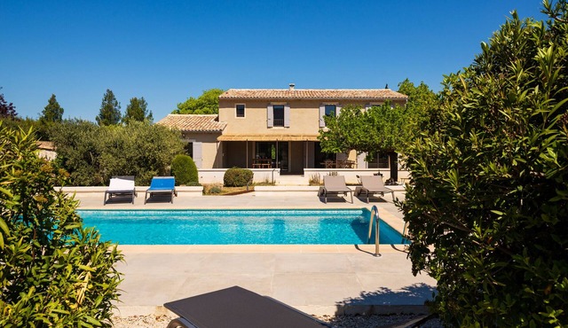 "Mas", air-conditioning, heated pool, view, walking distance of the village