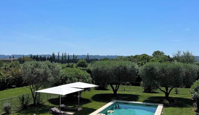 Mas Alpilles - Near Saint Rémy de Provence - 5 bedrooms - swimming pool