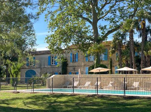 Mas Dou Rose, ferme avec piscine près des Alpilles