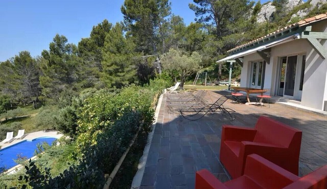 Mas in Les Baux de Provence with swimming pool in the heart of the Alpilles regional park