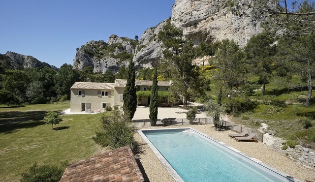 Mas provençal in the heart of the Alpilles, in Saint Remy de Provence