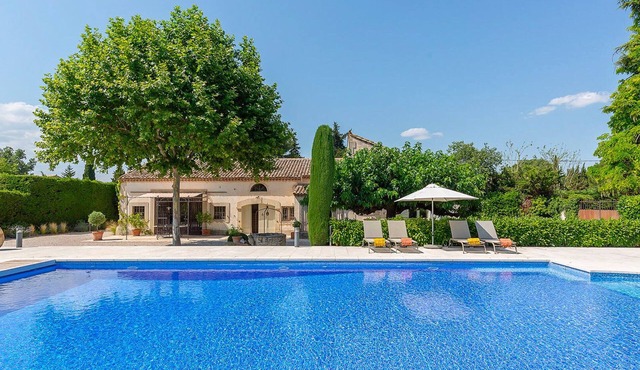 Mas provençal, garden, heated pool & pétanque