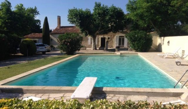 MAS with swimming pool 5 minutes from Saint Remy de Provence