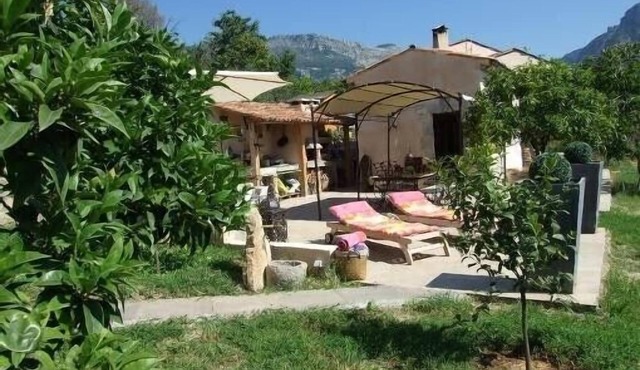 Mazet with private pool and terrace 100m², refined benefits