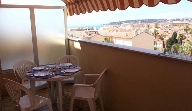 Menton, 2/3 rooms - 2/5p - near beach and town center, terraces, quiet location