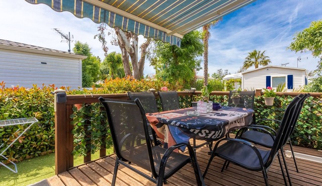 Mobile Home 'Mobilhome 6 Personnes' with Private Terrace, Wi-Fi and Air Conditioning