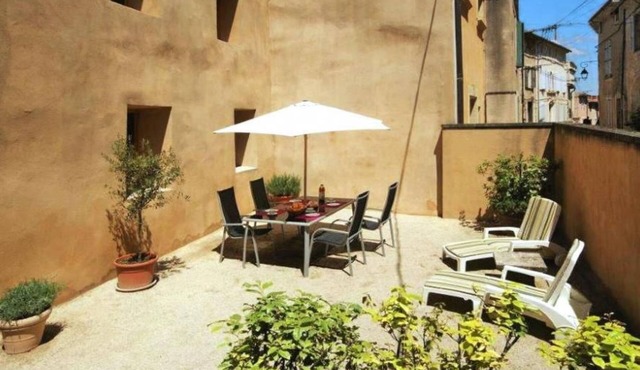 Morard - Bonnieux Appt Bleu Provence by Interhome