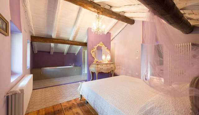 Mozart Suite: 18th-Century Splendor and Private Wellness