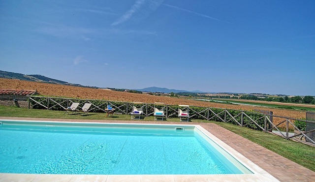 My Rental Homes - Casale Umbro with spacious garden and a private swimming pool