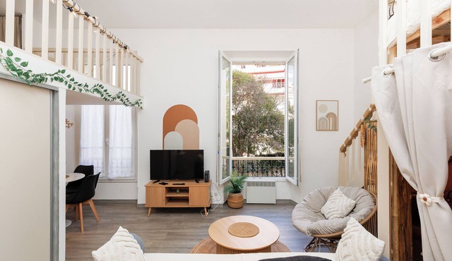 Near Palais & Croisette, Large Loft-type Studio, Ideal for Pro Fairs or Families