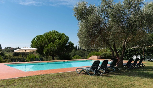 Nice apartment for 8 people with hot tub, WIFI, pool and pets allowed