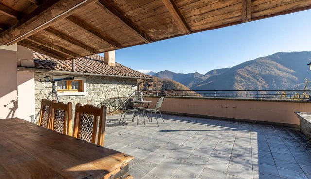 Nice home in Comano with house a mountain view