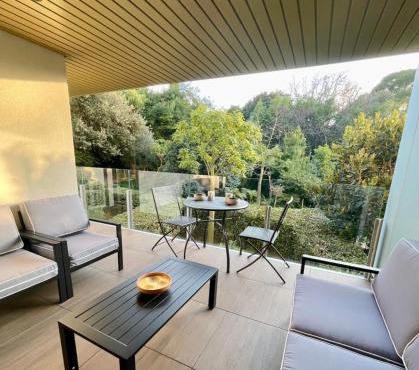 Oxford 1-bedroom apartment in a new building with pool and parking