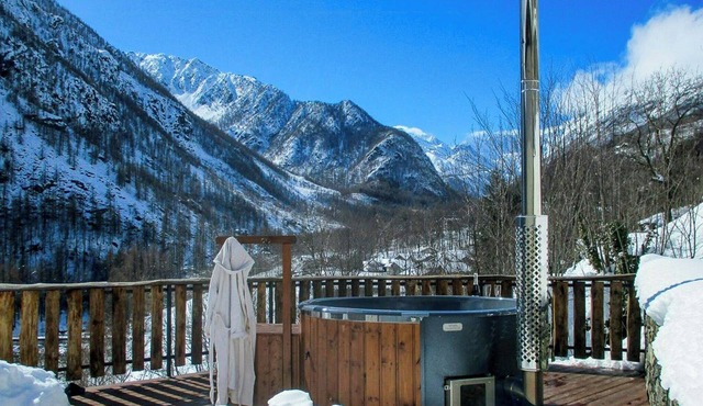 Panoramic mountain cabin with breathtaking views