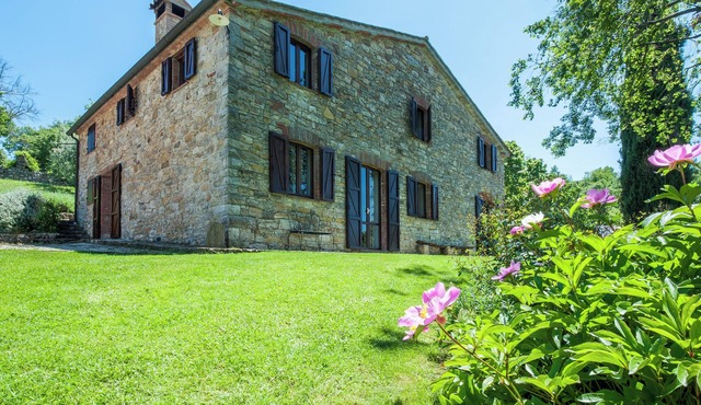 Passerina House: the unknown Umbria. Old stone farmhouse with a view