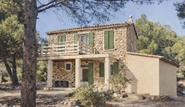 Peaceful villa on Bages peninsula