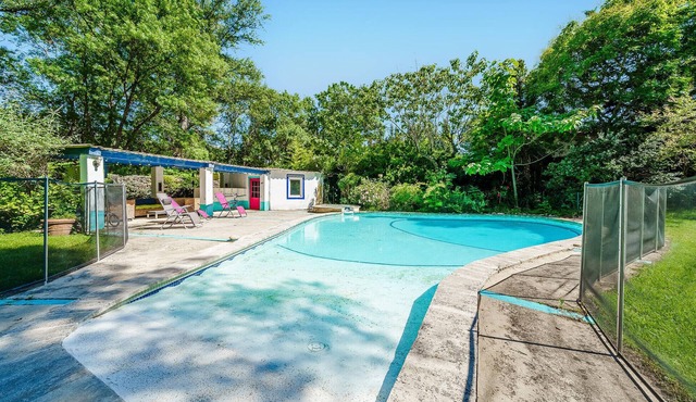 Pet friendly home in Aix-En-Provence