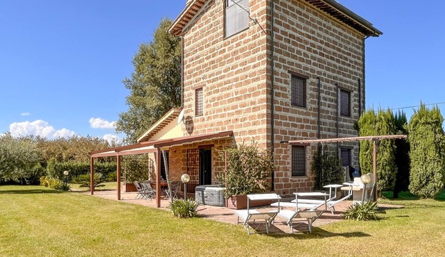 Pet friendly home in Fabrica di Roma (VT) with WiFi