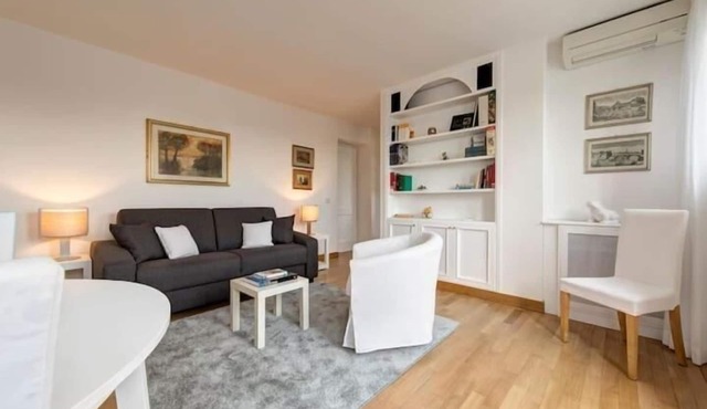Piccolomini San Peter Terrace Flat