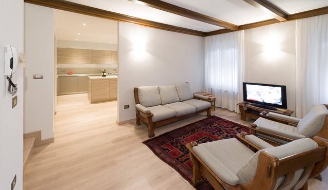 Pink Lady Spacious Apartment in Brez