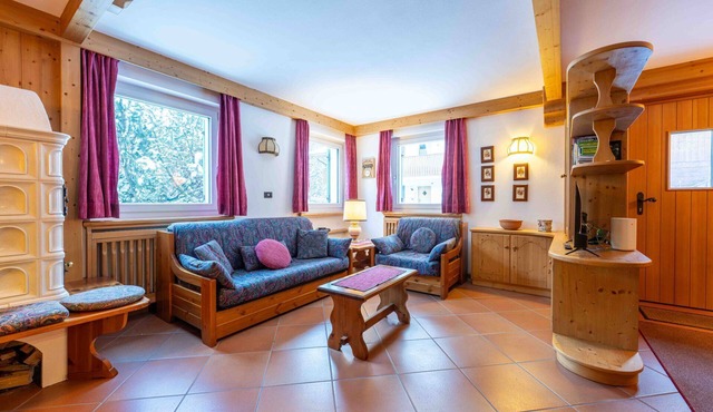 "Pleasant apartment in a well-maintained setting"