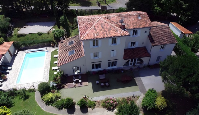 Poppy Room – Saint Ferréol Riverside Retreat
