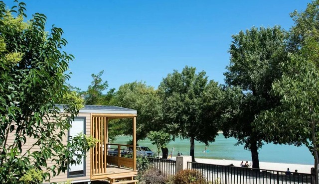 Premium Cottage with Lake View - 27 m² - 2 Bedrooms, Sleeps 4