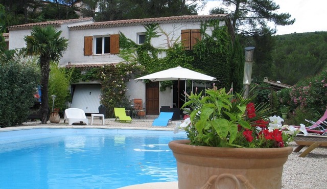 PROCHE CASSIS S/M LA CIOTAT VILLA T4 .PISCINE PRIVEE CLIM-