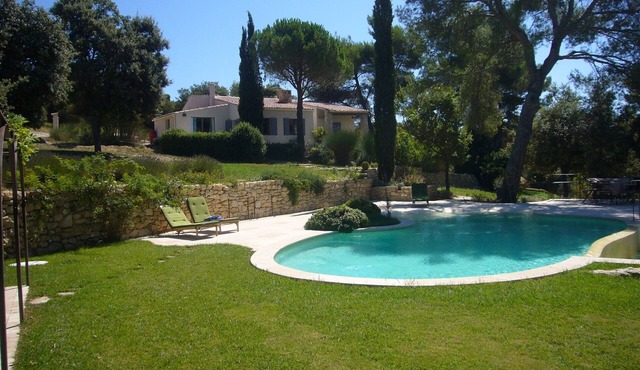 Provençal farmhouse in the heart of Luberon