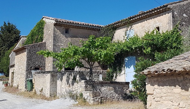 Provencal farmhouse, for families up to 13p.