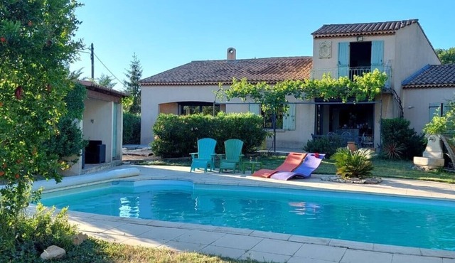Provencal villa between Aix en Provence and Camargue