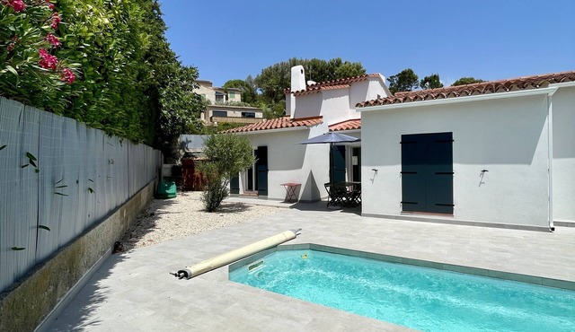 Quiet family home with private pool