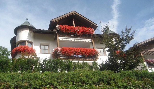 Quiet holiday home on the sunny side of St. Ulrich