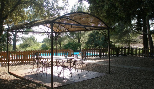 quiet luberon villa + large pool