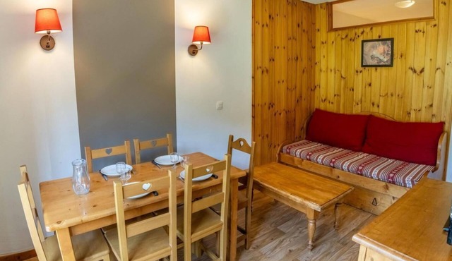 Resort center, 3rd floor, fitness, swimming pool, sauna, balcony, tv, ski locker, 35m², Les Orres