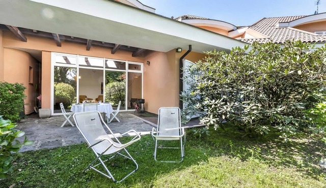 Rododendro Rosso: Duplex with Pool, Tennis and BBQ, Ispra, Italy