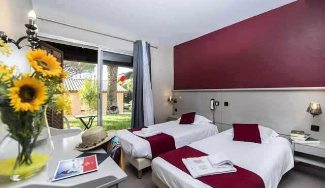 Room for 2 People with Disabilities