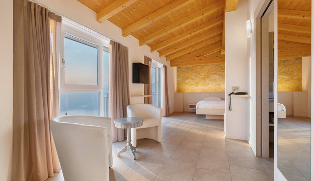 Room 'Hotel Laguna Depandance Suite 2' with Shared Terrace, Wi-Fi and Air Conditioning