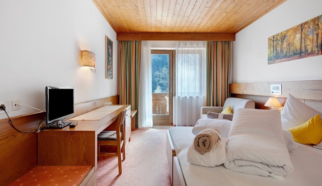 Room 'Komfortzimmer Hotel Pankraz 113' with Mountain View, Shared Terrace & Wi-Fi