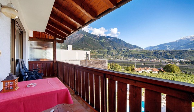Room 'Pazeider Suite Meranblick 303' with Mountain View, Wi-Fi and Air Conditioning
