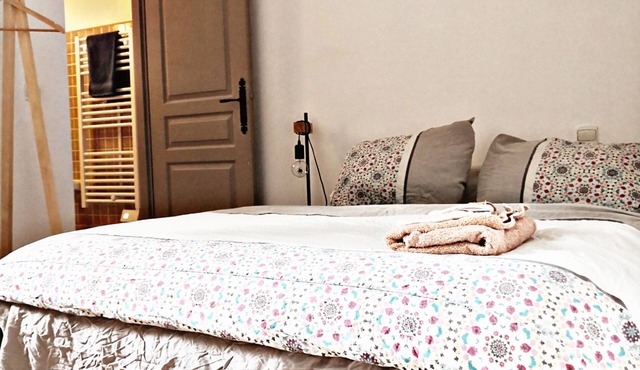 Rustic B&B w/Private Bathroom, Free Parking
