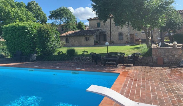 S.M.IL CASTRO a special place at the foot of the castle of Monteriggioni