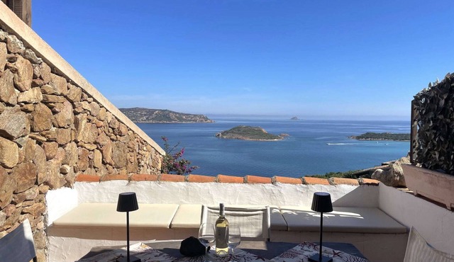 SAN TEODORO PUNTA EST TRILOCALE SPLENDIDA VISTA MARE